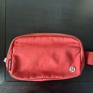 Lululemon Everywhere Belt Bag 1L